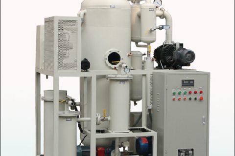 针对进水严沉的光滑液压油除水滤油机的工作道理